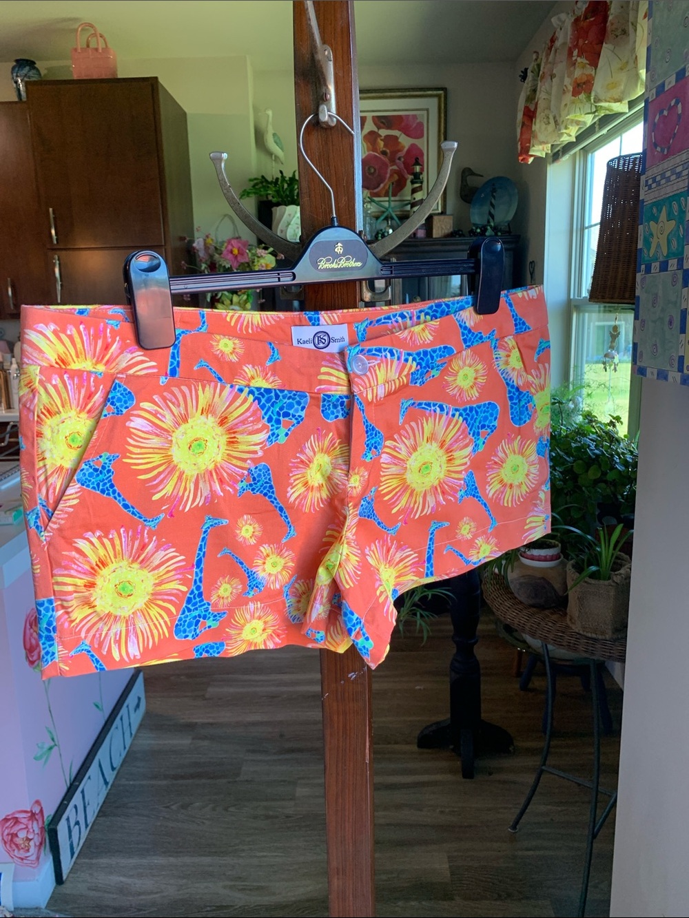 Kaeli Smith Floral chino shorts Size 16
